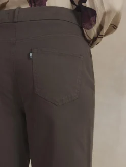 Pantalon Femme Gabardine Brun SINTAPAN